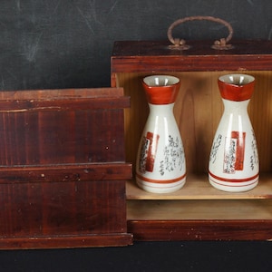 Japan Sake ceramic bottle and box Tokkuri 1900 Kutani Kiln art craft