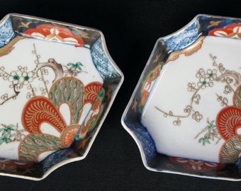 Antique Japanese Imari plates Kakuzara 1800s Japan ceramic Yakimono art