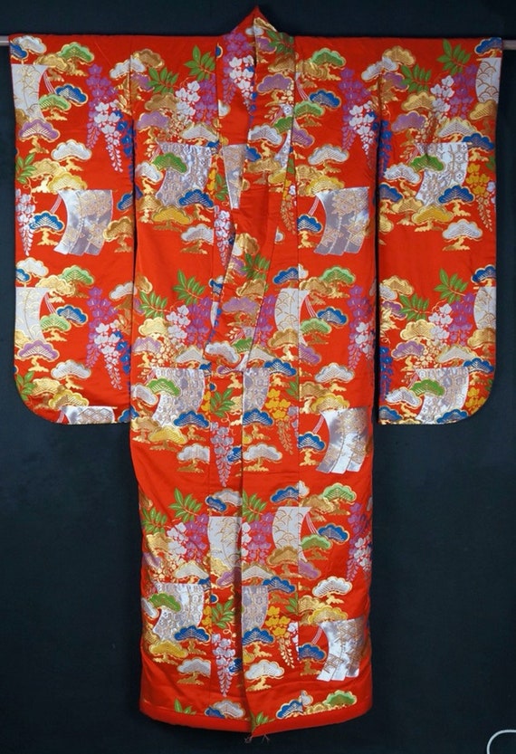 Japan wedding Kimono Uchikake hand made silk craft