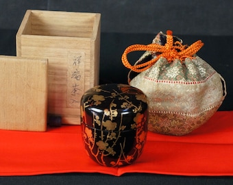 Fine Japanese lacquered wood Natsume tea caddy 1900 Maki-e hand craft