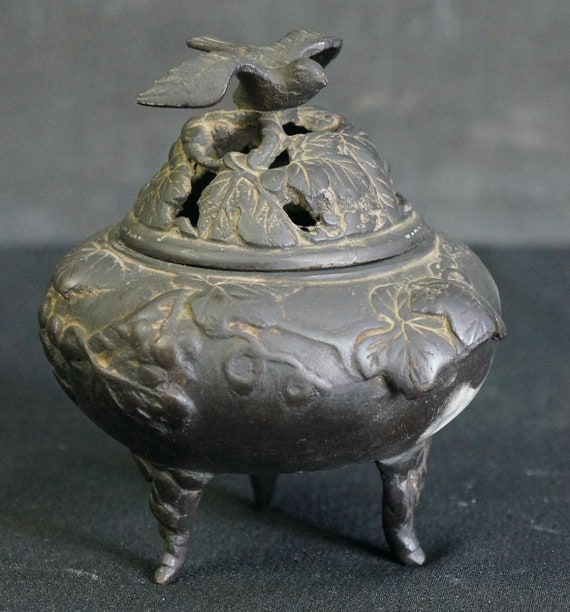 Bronze vase lost wax craft 1900