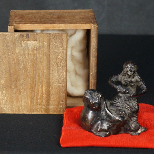 Antique Japan bronze Shennong deity sculpture Suiteki water dispencer 1700s Edo art