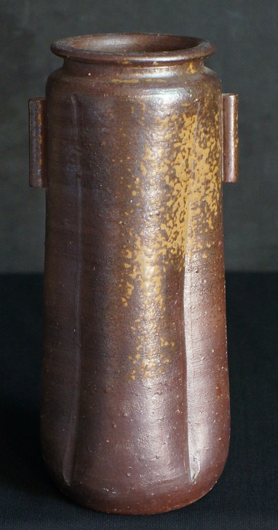 花瓶　花生　備前焼　古西陶古 日本の備前焼の生け花壁掛け花瓶 1950年代 生け花窯工芸 - Etsy 日本