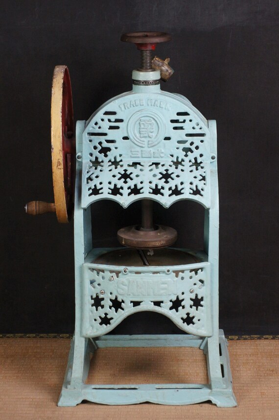 Vintage Tool Kakigori Japan Ice Shaver Sand Cast Iron Craft 1920
