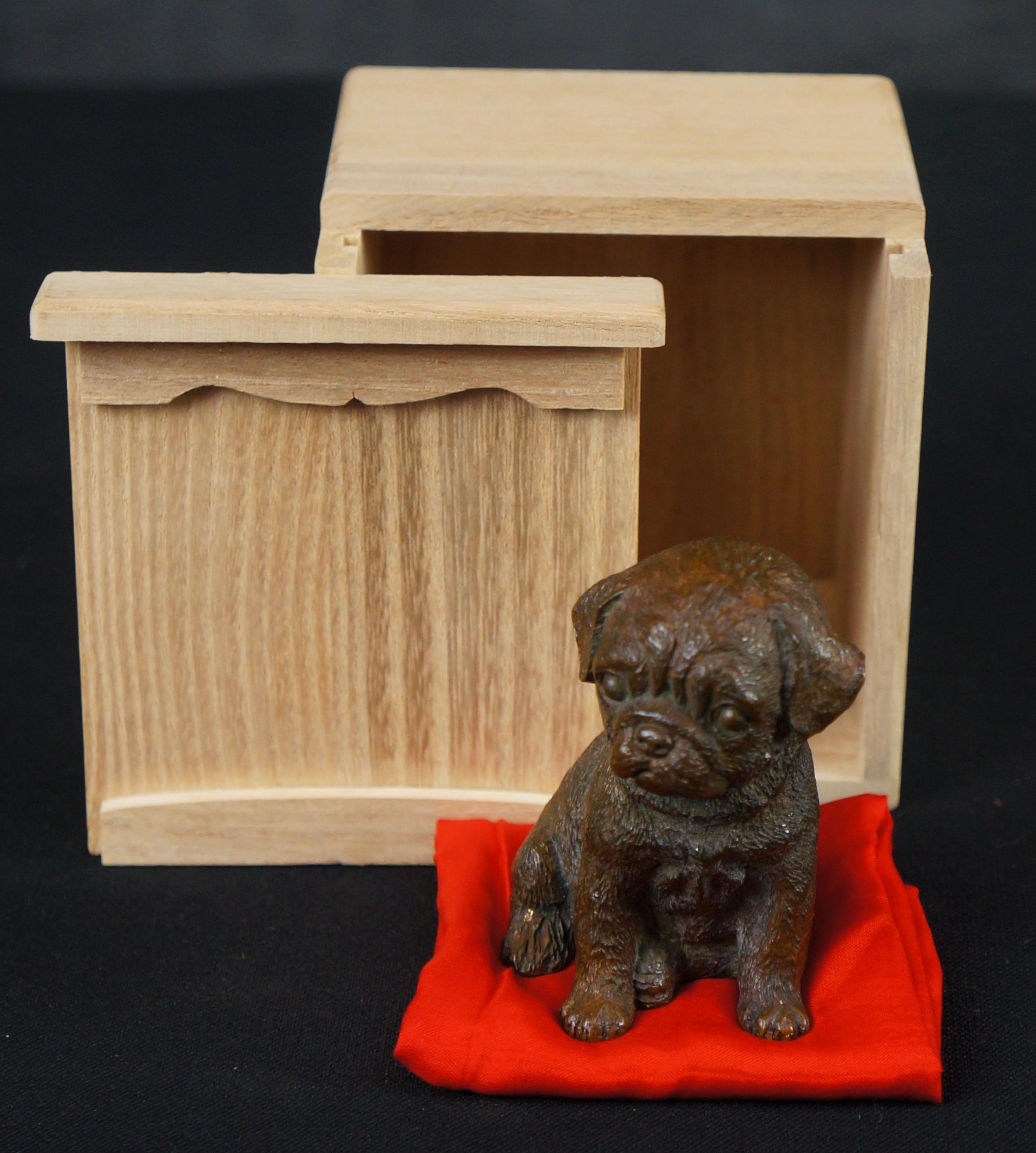 日本のブロンズミニチュア彫刻 子犬 1900年 ロストワックスハンマー