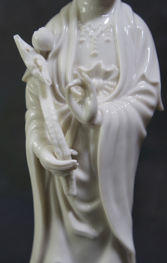 日本の観音様 白い陶器の彫刻 1900年代の手工芸品 - Etsy 日本