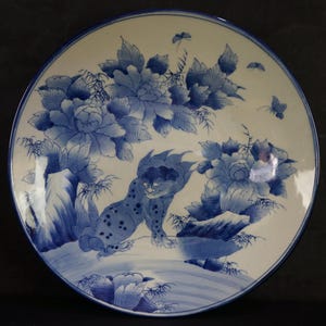 Antique Japan ceramic large plate Imari wear Shishi lion 1880 hand craft wood kiln