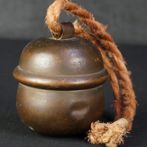 Antique Japanese Suzu Shinto temple bell 1900 bronze hand craft Meiji era H