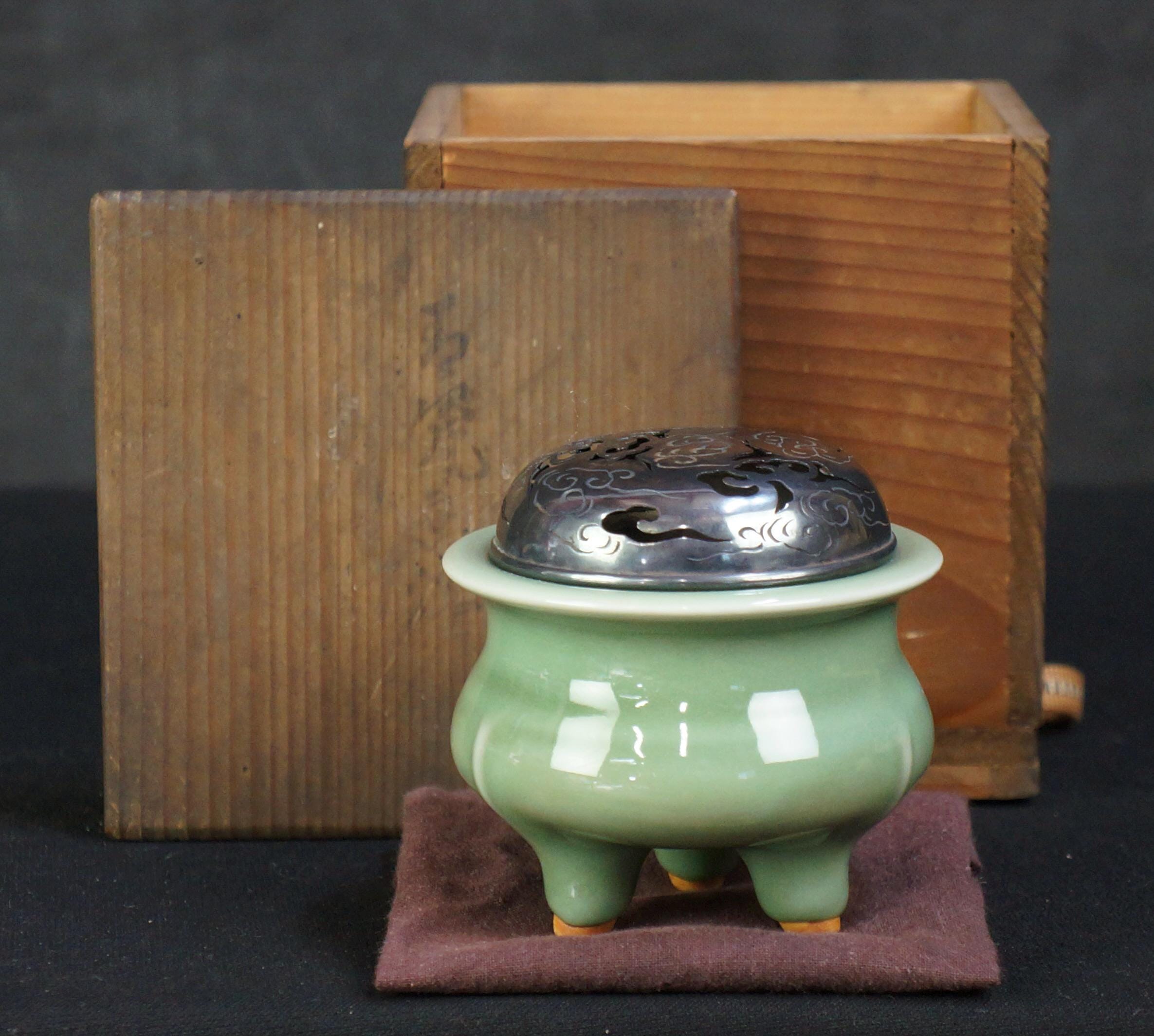 ペイントされた古いブリキの円筒形容器 ポットスタンド アンティーク