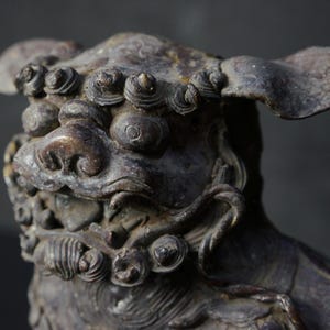 Antique Japan bronze Koro Shishi lion sculpture 1900 lost wax craft