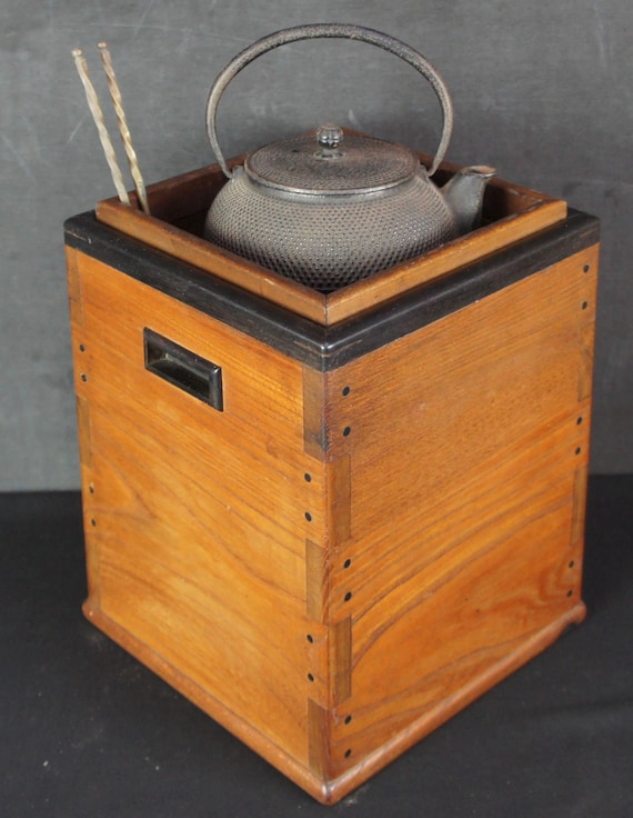 木製・火鉢・南部鉄瓶 日本茶火鉢 日本木ろう材 1930年 南部鉄瓶 やかん - Etsy 日本