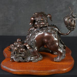 Japan bronze Shishi lion-dog sculpture censer Koro lost wax technique 1900