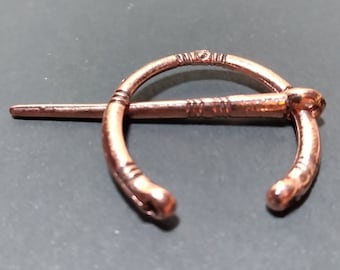 CP16 Celtic Cloak Pin 1" Penannular Brooch Antique Copper Tone