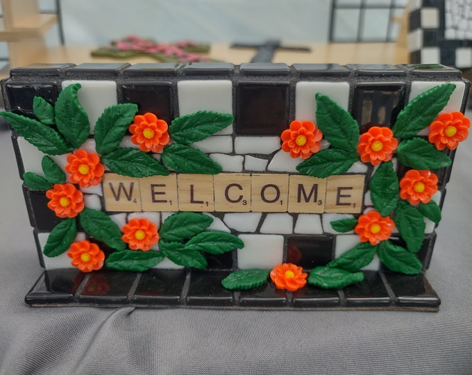 Welcome Sign - Black & White Check with Coral Flowers