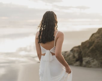 Braut Top aus Seidenkrepp mit Wasserfallausschnitt und Schleife hinten