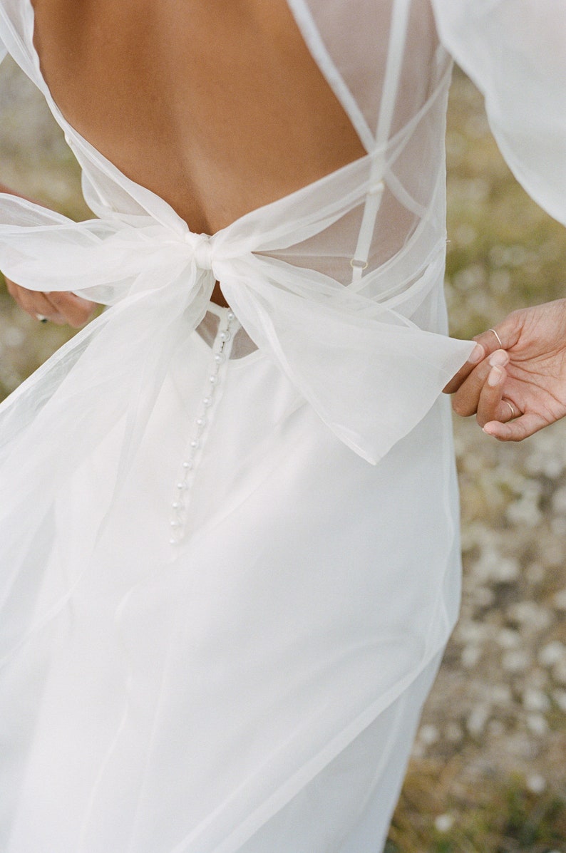 Schönes Kleid Hochzeitskleid aus Seidenorganza mit Puffärmeln Bild 3