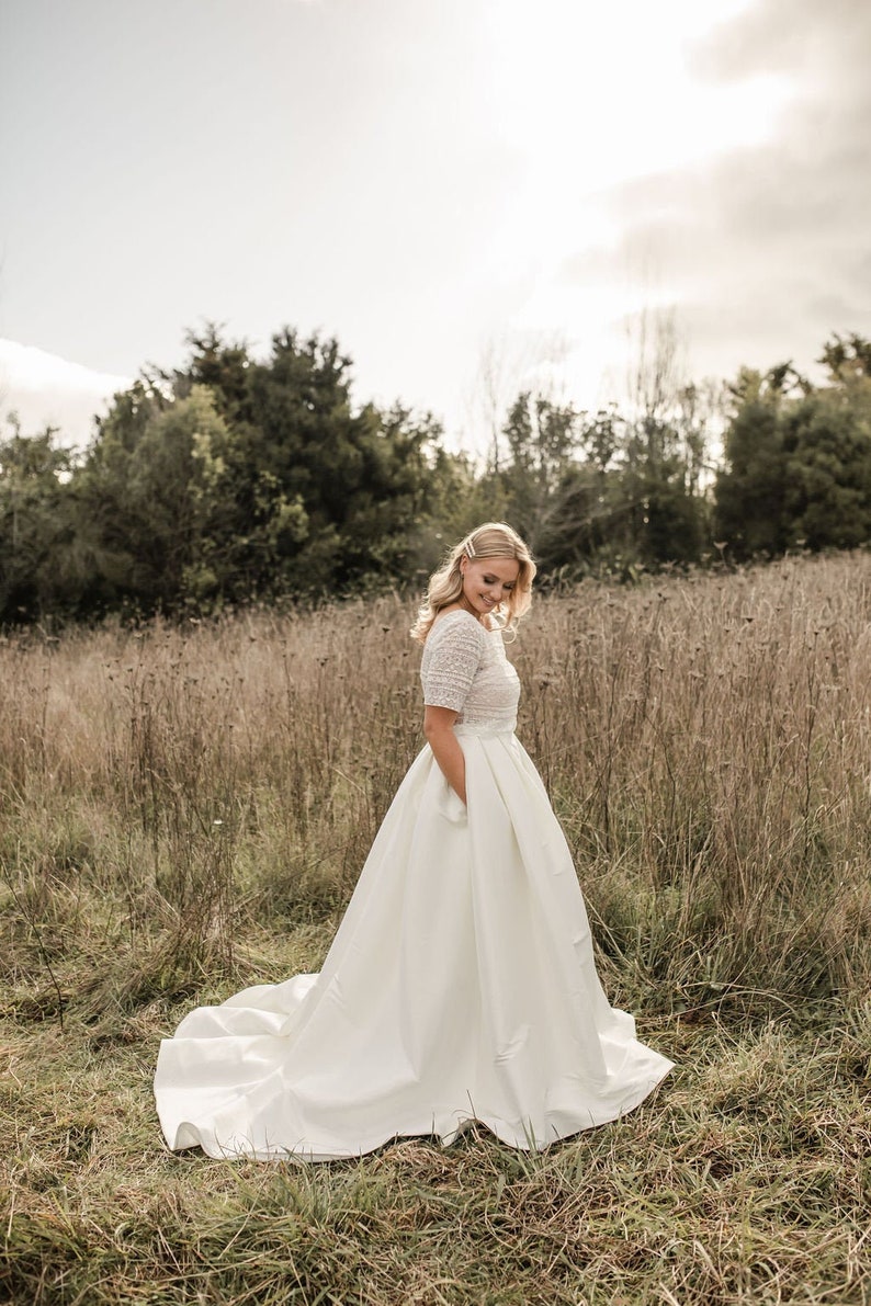 Satin twill bridal skirt with train and front split image 1