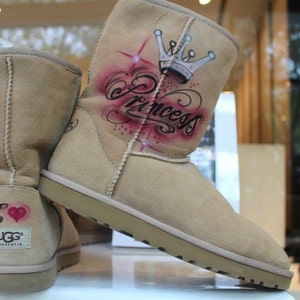 Custom painted airbrush UGG Australia Boots &quot;Princess&quot; girly style crown silver *UNIKAT*