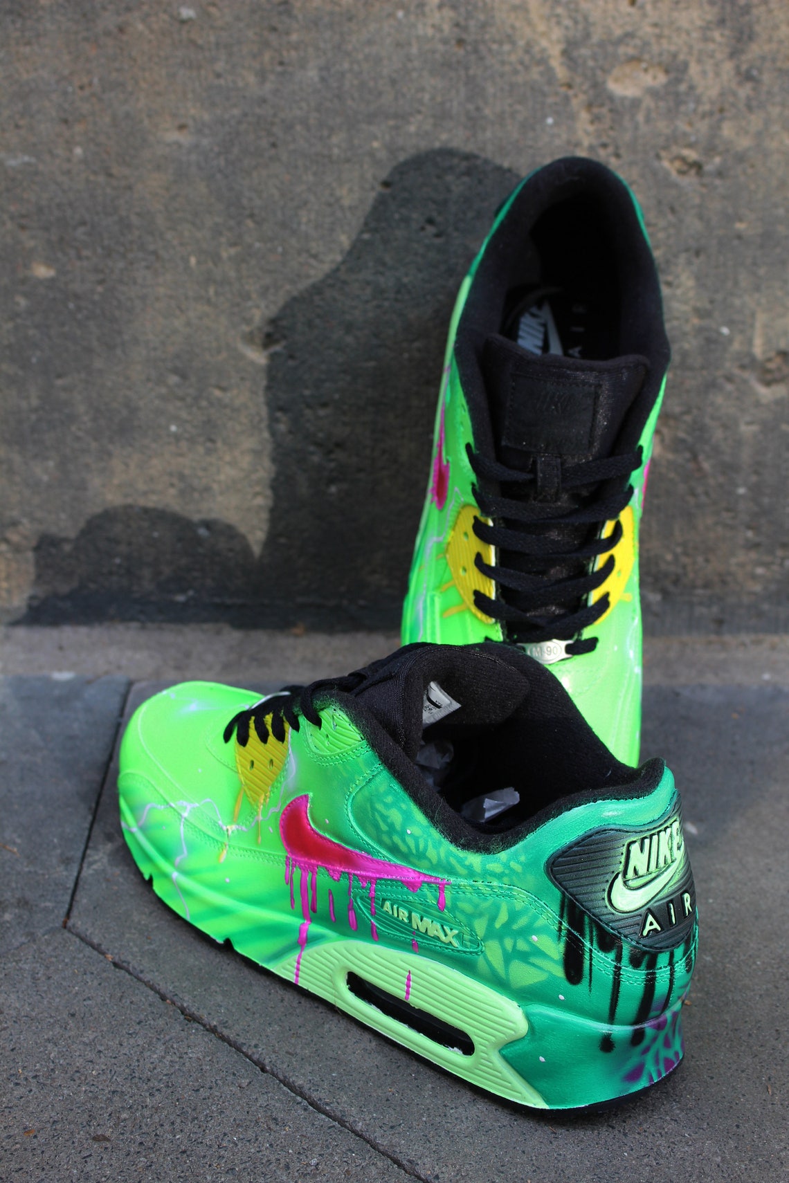 airbrush nike air max