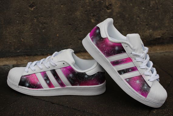 Simplemente desbordando detective manual Custom Painted Adidas Superstar pink Galaxy Style - Etsy