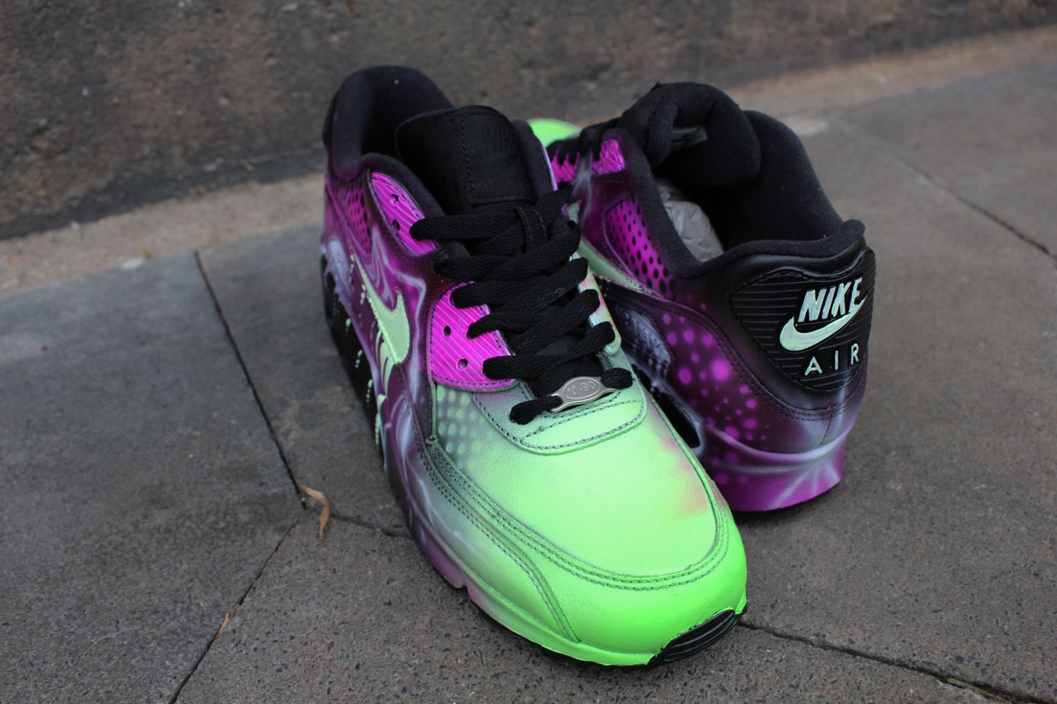 custom pink nike shoes