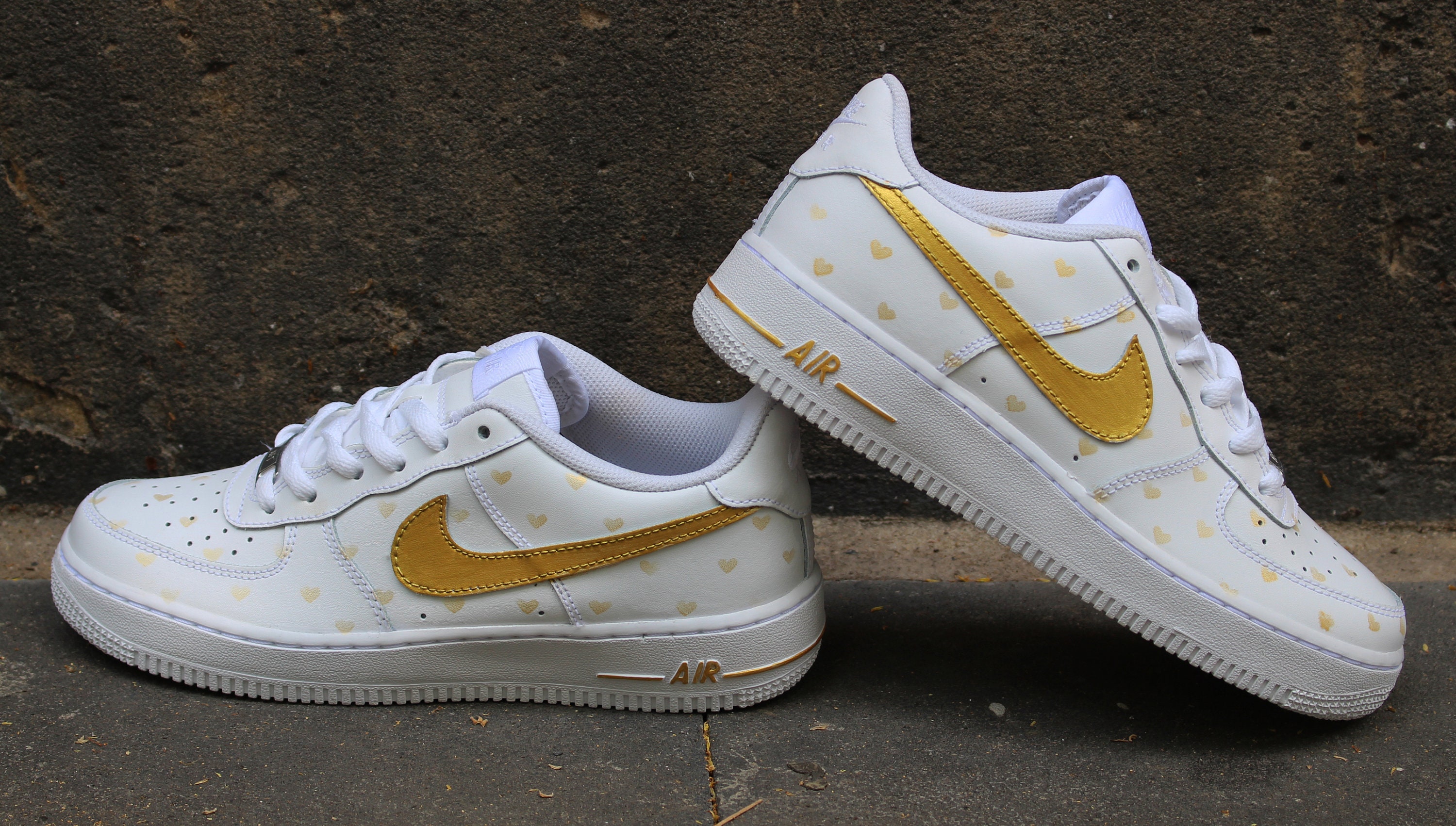 Custom Airbrushed Nike Air Force 1 Gold Hearts Style Shoes 