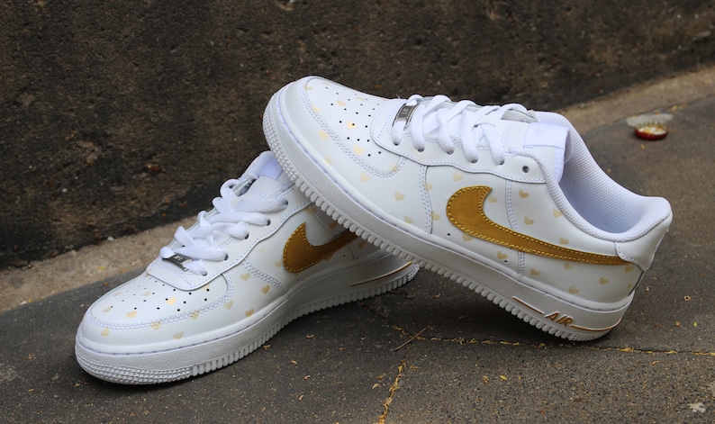 custom airbrush air force ones