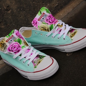 Custom painted converse chucks allstars Flowers pink