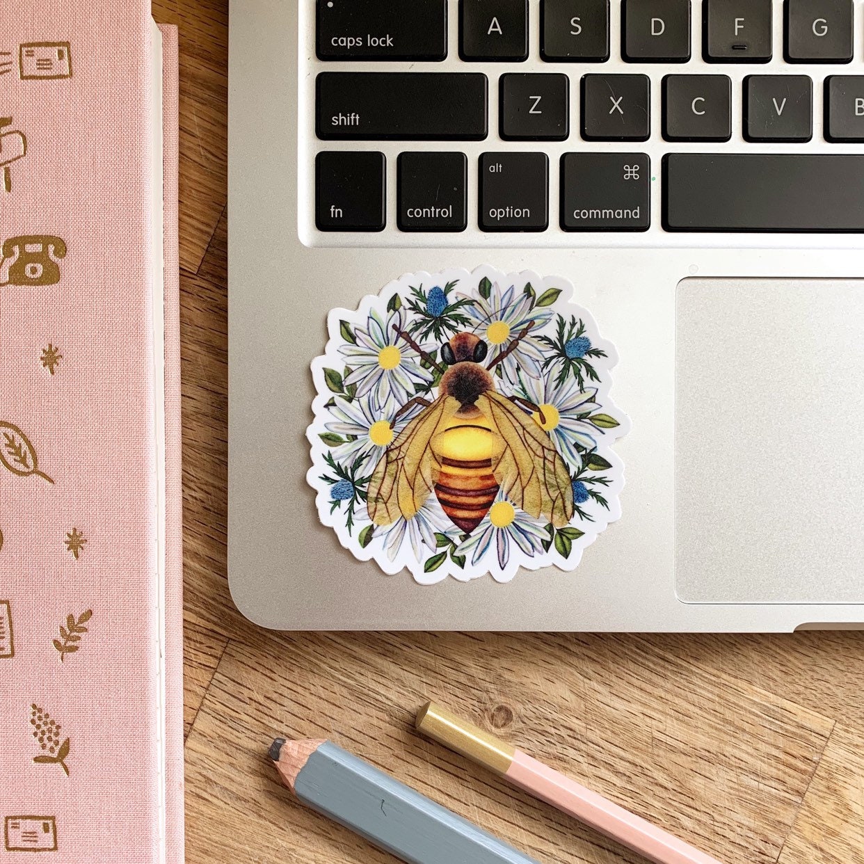Honey Bee Vinyl Sticker: Floral Nature Decal - Etsy