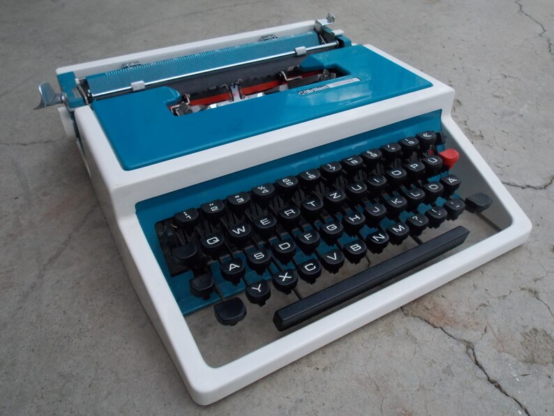 Working typewriter Brilliant / with plastic case / vintage Etsy