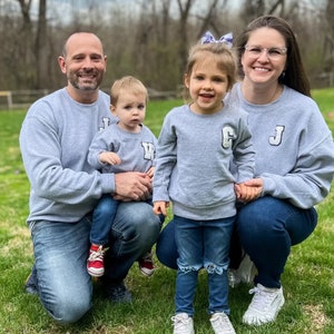 Sudadera con parche de letras personalizado a juego / Estilo de bolsillo / Mini individual / Ropa unisex / Madre / Padre / Hijo / Conjunto familiar