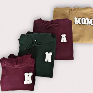 Sudaderas a juego / Sudaderas con capucha personalizadas para la familia / Parches con letras personalizados / Conjuntos familiares a juego / Letras personalizables / Familias con estilo de bolsillo