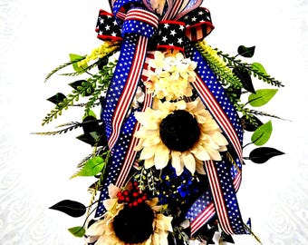 Ghirlanda patriottica con girasoli, decorazione per porta rossa, bianca e blu, ghirlande estive in stile americano.