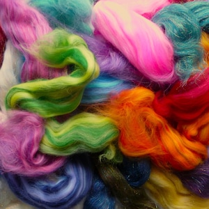 SPECIAL OFFER wool roving 2oz 57g Mixed bag merino blends plus Angelina merino glitter blendeds - Angelina fibres - merino wool roving tops