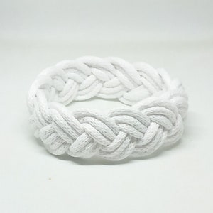 Pulsera de nudo marinero con cabeza de turco blanca de 3 hebras, pulsera de cordón trenzado costero, pulsera tejida de surfista de verano, pulsera de playa de algodón