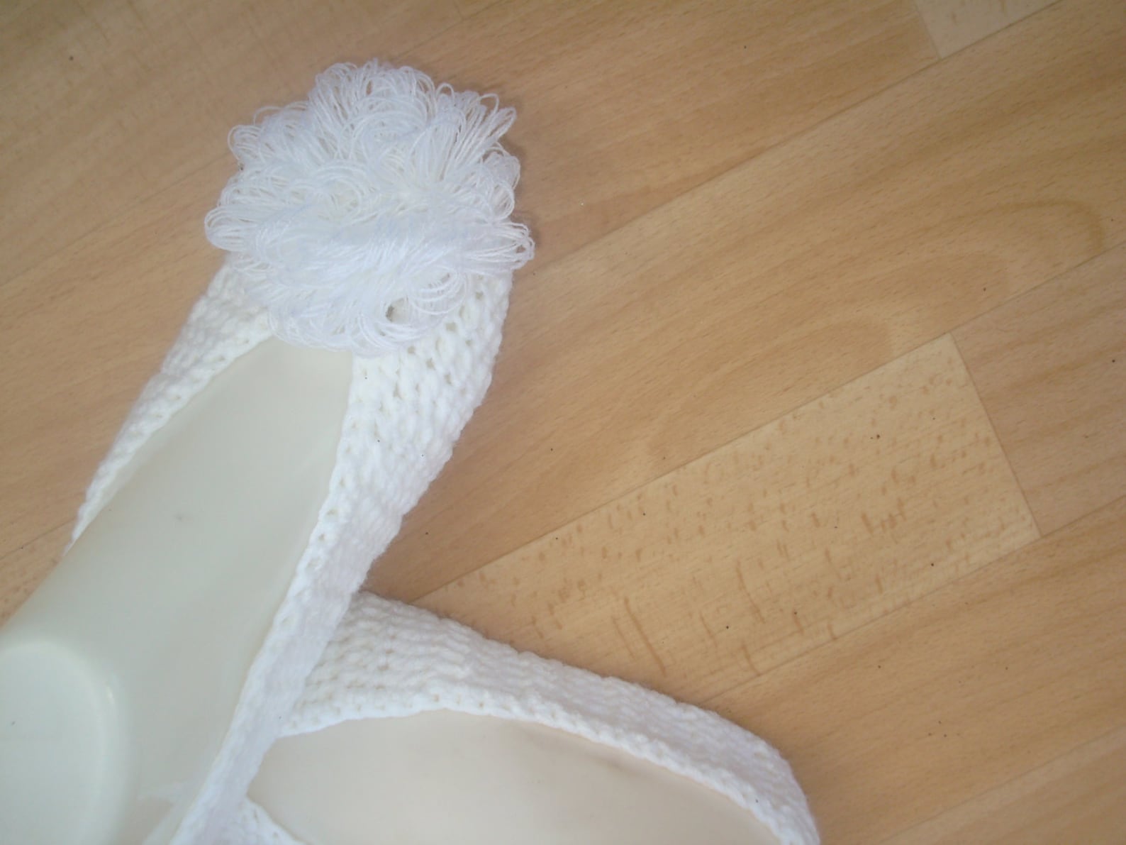 bridal wedding dance slippers, white crochet bride shoes, ladies ballet flats, womens white slippers with flower, beautiful eleg bridal wedding dance slippers, white crochet bride shoes, ladies ballet flats, womens white slippers with flower, beautiful eleg