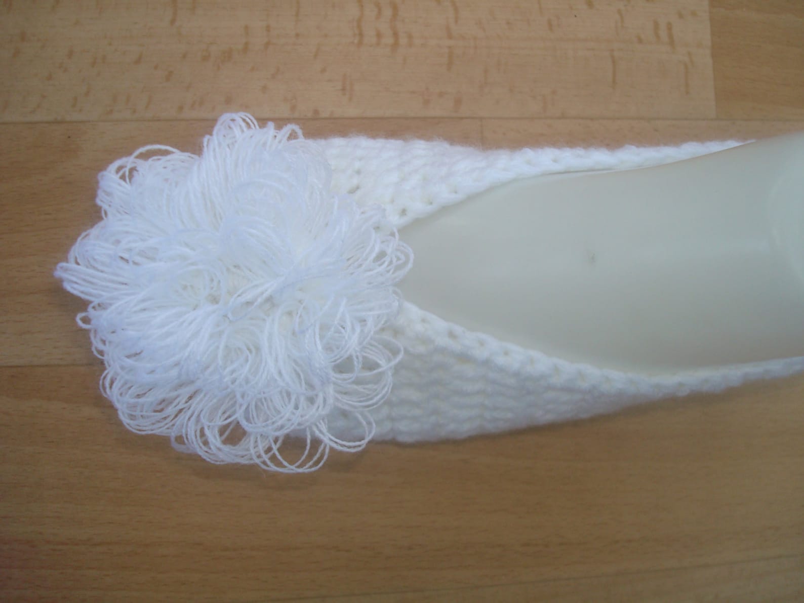 bridal wedding dance slippers, white crochet bride shoes, ladies ballet flats, womens white slippers with flower, beautiful eleg bridal wedding dance slippers, white crochet bride shoes, ladies ballet flats, womens white slippers with flower, beautiful eleg