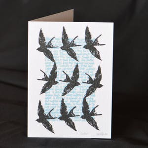 Hirondelles de carte de voeux - Nature, monde naturel, murmuration, swift, oiseaux, d’anniversaire, lithographiée, sérigraphie, à la main, motif, vol