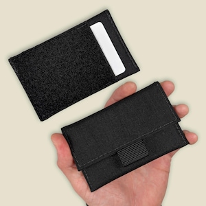 Cartera minimalista con bolsillo trasero y cierre de velcro