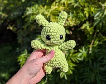 Peluche de ganchillo de extraterrestre