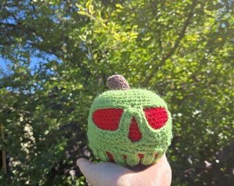 Peluche de manzana envenenada de crochet