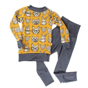 Adjustable Kids&#39; Pure Merino Wool Pajama Set - Spectacular Critters - Mid-Heavy Weight Includes Top and Adjustable Leggings