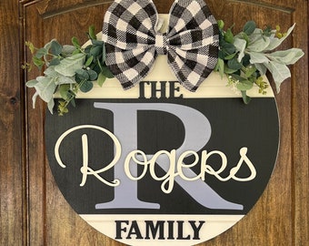 Decoración para puerta de entrada / Apellido/Familia / Corona para todo el año / Colgador para puerta de entrada / Corona para puerta de entrada / Personalizado / Letrero para puerta de entrada