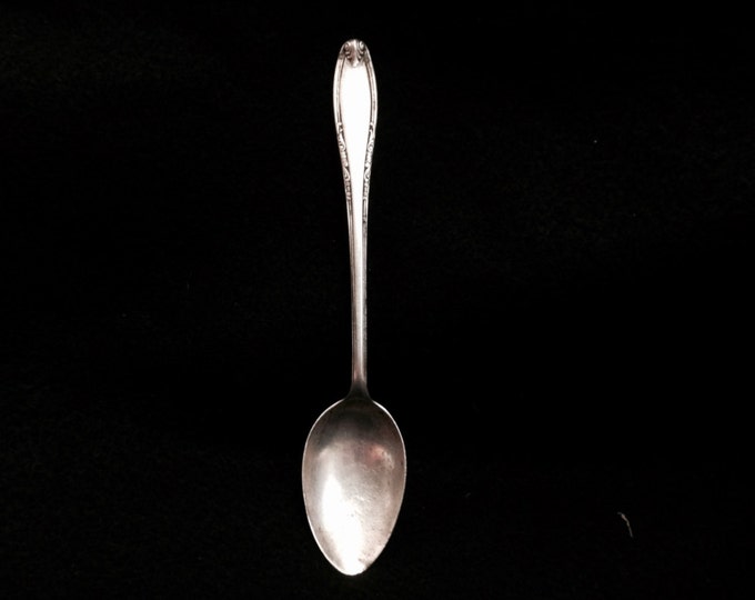 A Delicate 1940-50's Art Nouveau 'LEONORE' Designer Spoon / Sterling Silver, 5.5x1x.25",14.82 Grams #3608