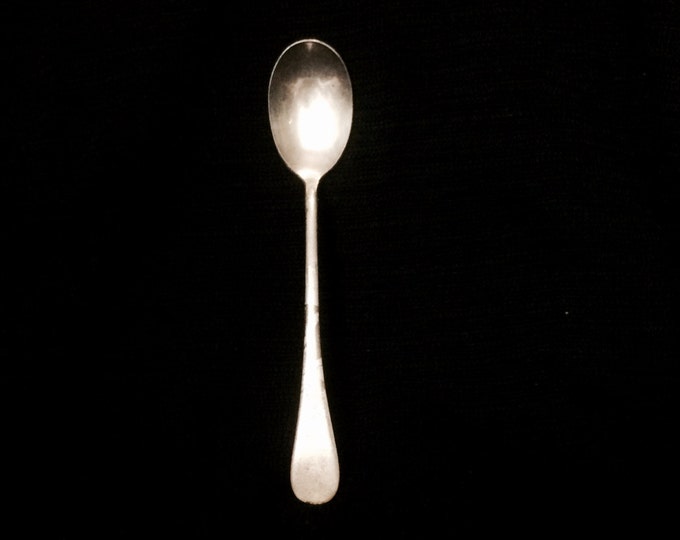 An Elegant Long & Heavily Sterling Silver Plated Tea Spoon / Coin Silver, 5x1x.25", 12.36 Grams #3172