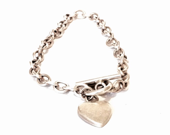 A Sublime Heavy Mid-Century 8" Italian Heart Embossed Cable Chain Bracelet / Sterling Silver, Toggle Clasp, 12.9 Grams #3928