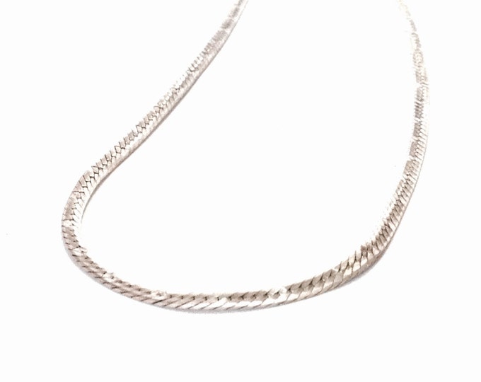 A 19" Mid-Century Italian Art Nouveau Herringbone Chain Necklace / Sterling Silver, Box-Snap Clasp / Sterling Silver, 9.01 Grams #3744