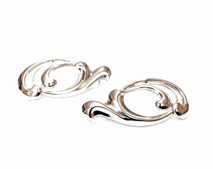 A Pair of Suave 1940-50's Art Nouveau Waved Drop Stud Earrings / Sterling Silver w/ Butterfly Backs, 1.5x.75x.25", 2.67 Grams #4048