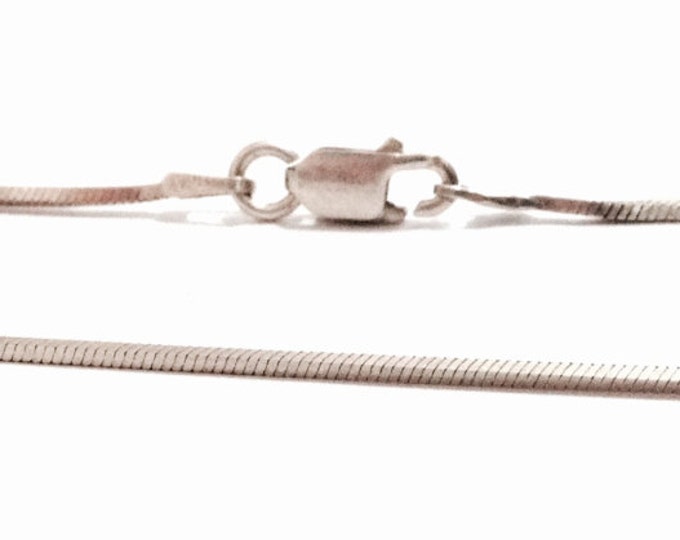 A Delicate 16" Italian Designer Signed Omega Box Chain Necklace / Sterling Silver, Spring Clasp, 3.89 Grams #3558