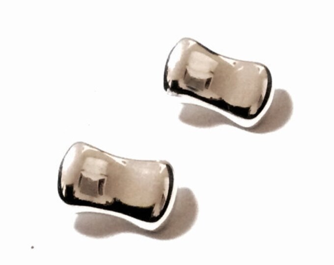 Pair of vintage Thai Sterling Silver Clip on Earrings, Stamped 925 Thailand, 1x.5x.25" Each, 5.63Grams #2516